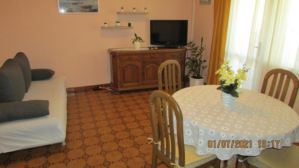 Apartment Tomy Trogir Eksteriør bilde